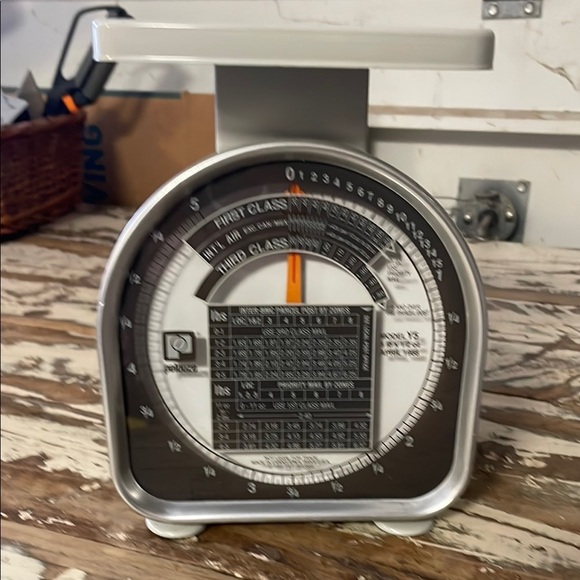 Gray Mechanical Postal Scale - Picture 3 of 9